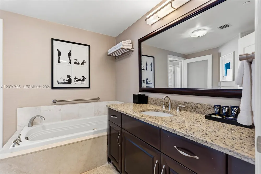 4401 Collins Ave, Miami Beach, FL 33140