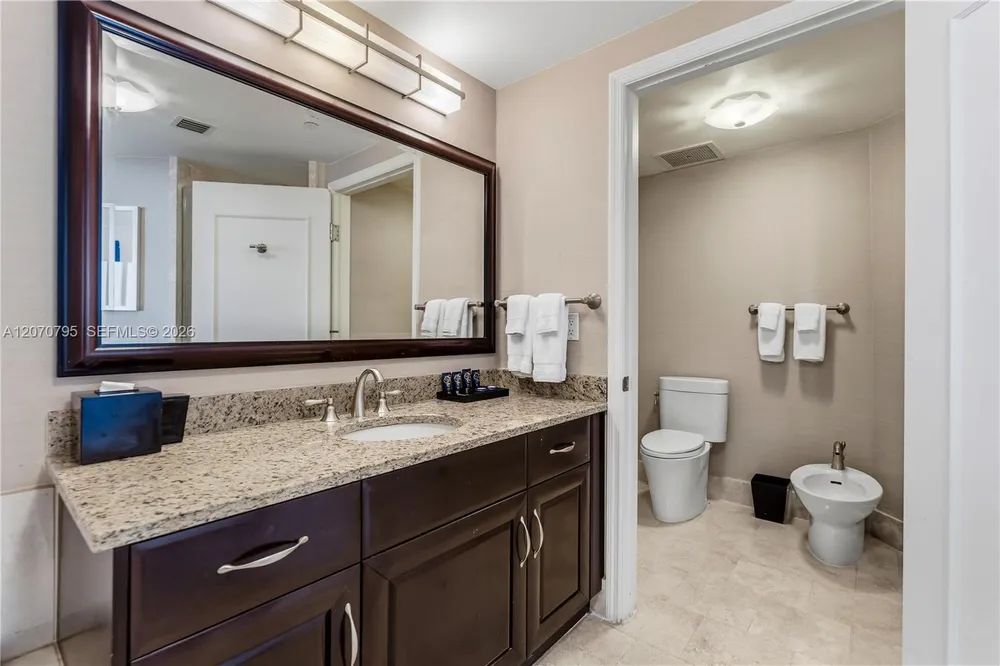 4401 Collins Ave, Miami Beach, FL 33140