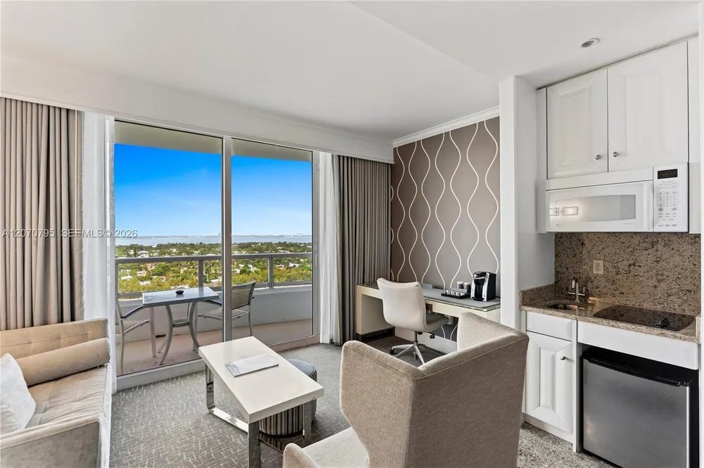 4401 Collins Ave, Miami Beach, FL 33140