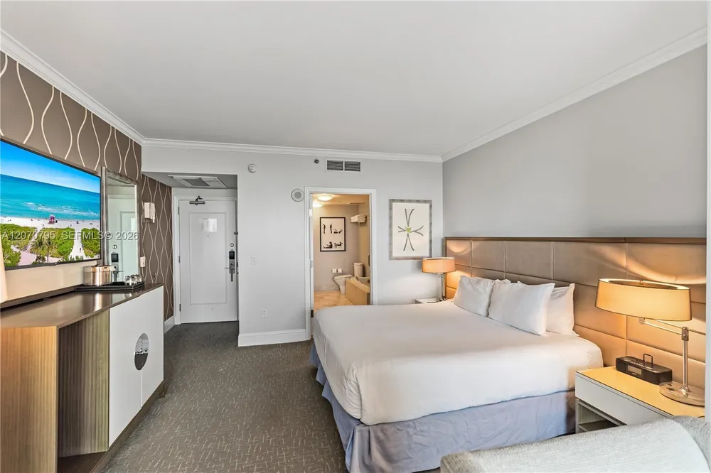 4401 Collins Ave, Miami Beach, FL 33140