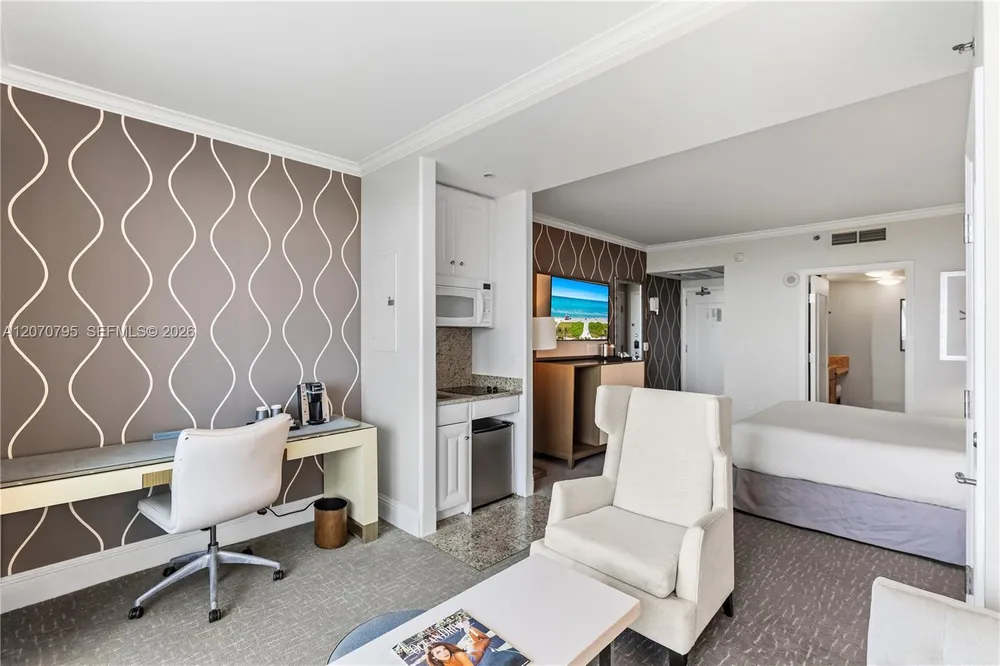 4401 Collins Ave, Miami Beach, FL 33140