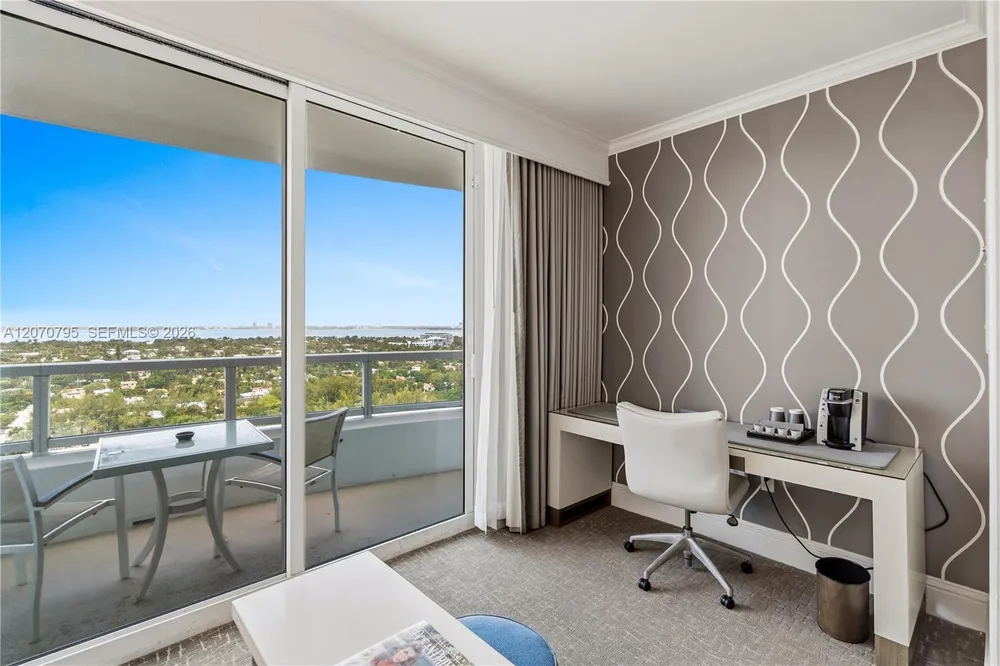 4401 Collins Ave, Miami Beach, FL 33140
