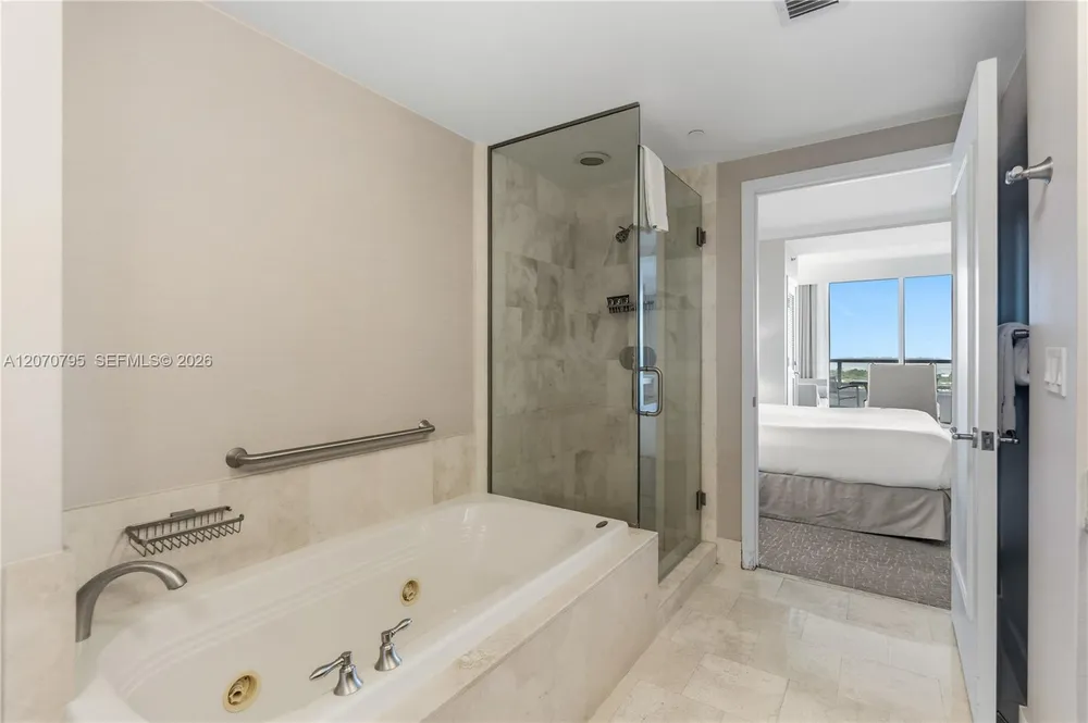 4401 Collins Ave, Miami Beach, FL 33140