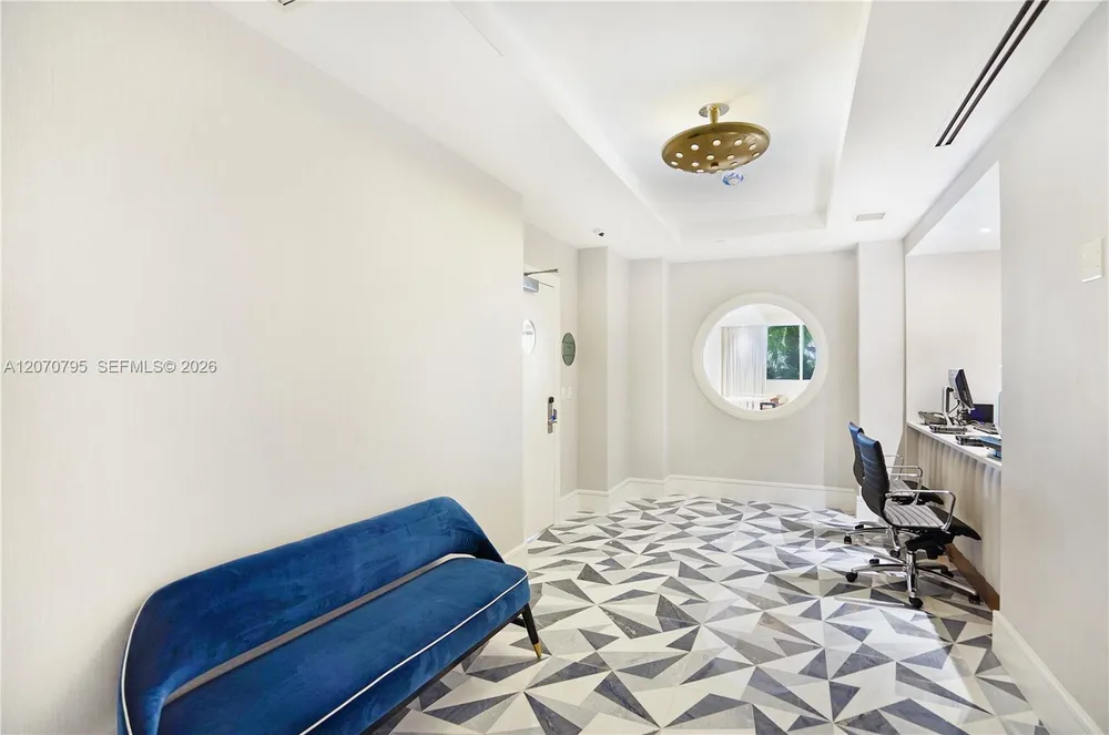 4401 Collins Ave, Miami Beach, FL 33140