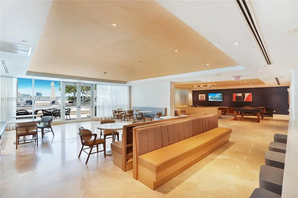 4401 Collins Ave, Miami Beach, FL 33140