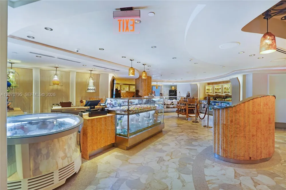 4401 Collins Ave, Miami Beach, FL 33140