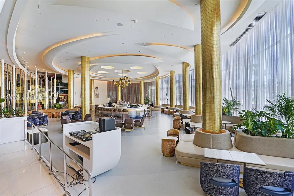 4401 Collins Ave, Miami Beach, FL 33140