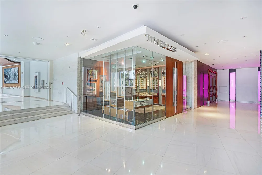 4401 Collins Ave, Miami Beach, FL 33140