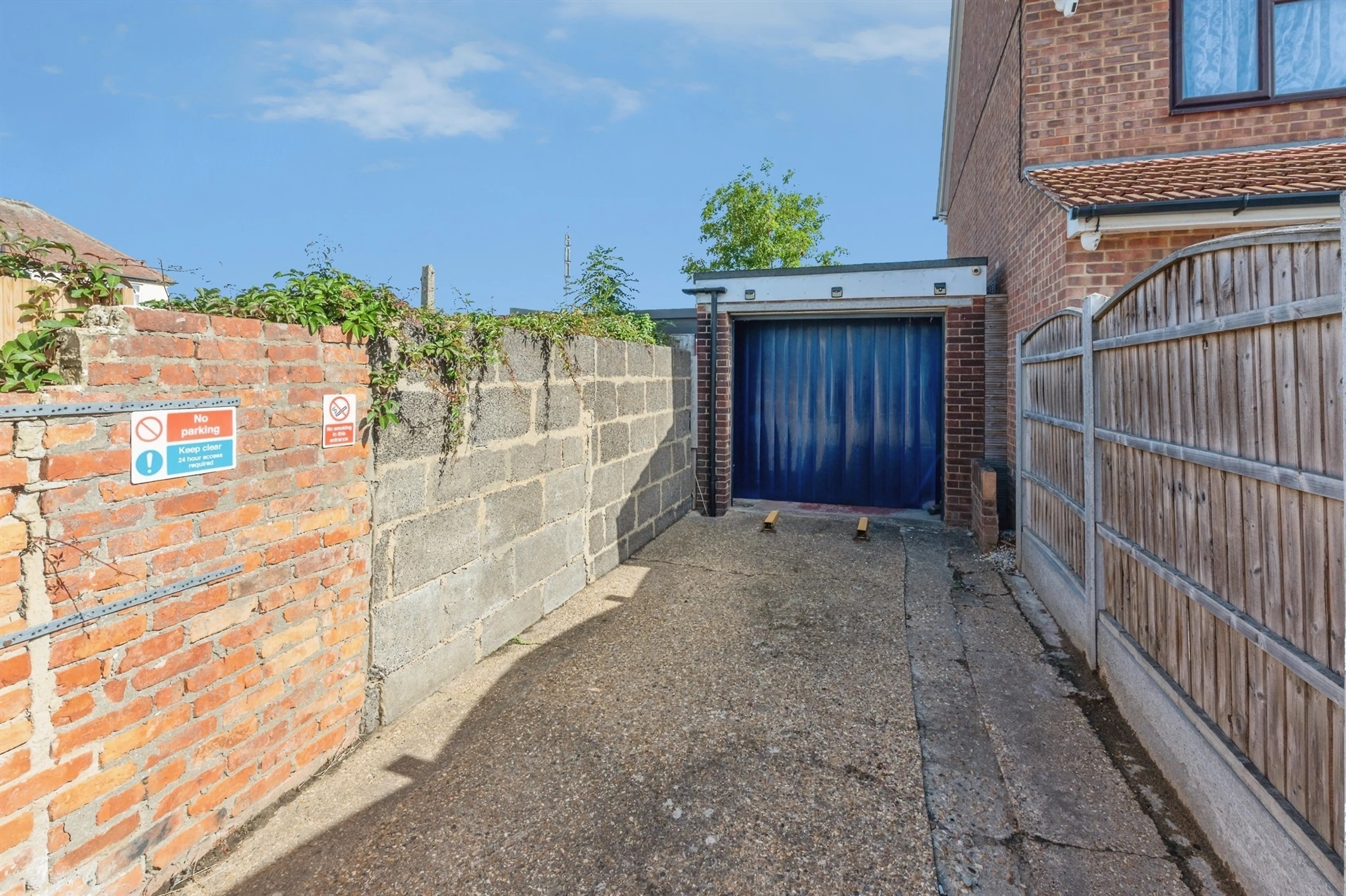 Property at Cherry Walk, Rainham