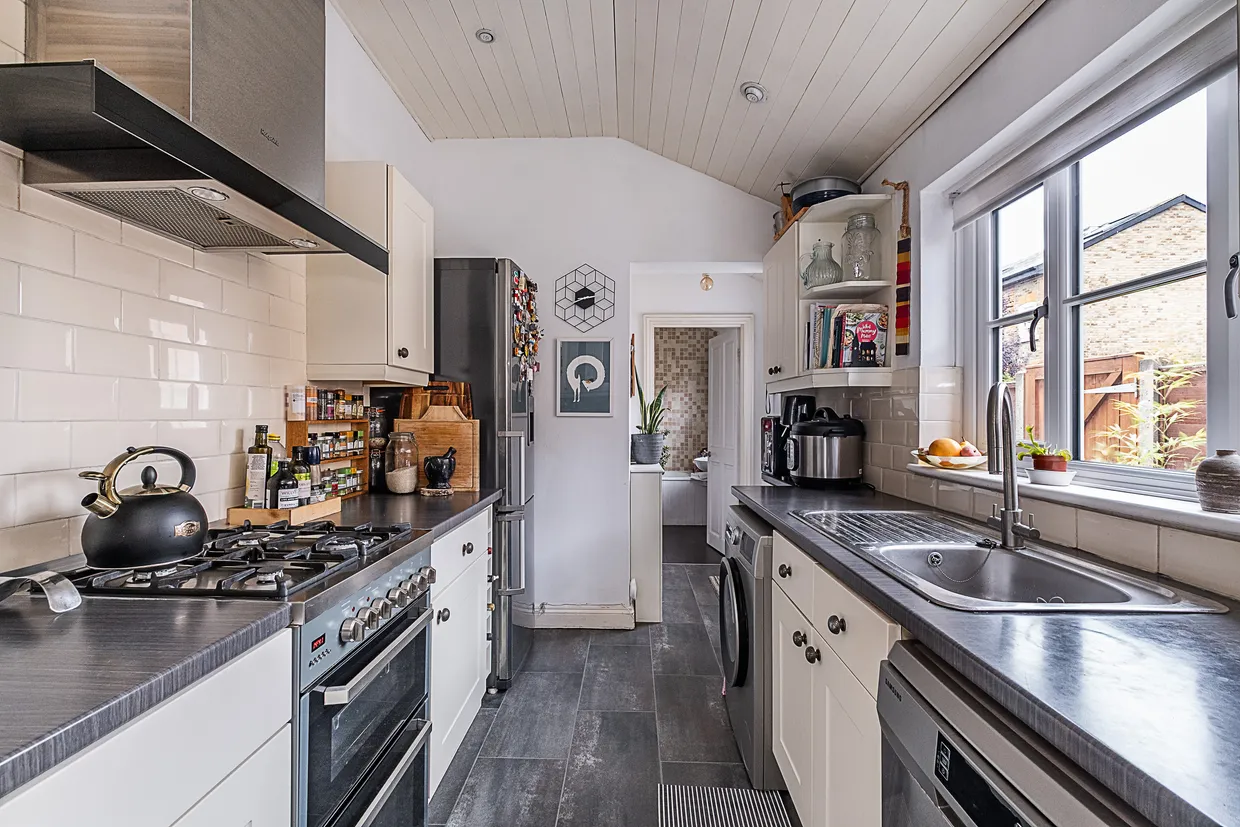 Alfred Road, Kingston Upon Thames, KT1 photo 2