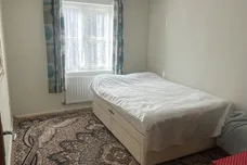 Twickenham Close, Swindon