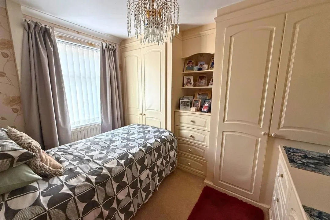 https://mr0.homeflow-assets.co.uk/files/photo/image/48295/6761/_x_/TOP260229_05.jpg
