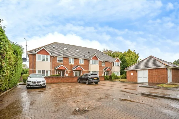 Station Road, Netley Abbey, Southampt...