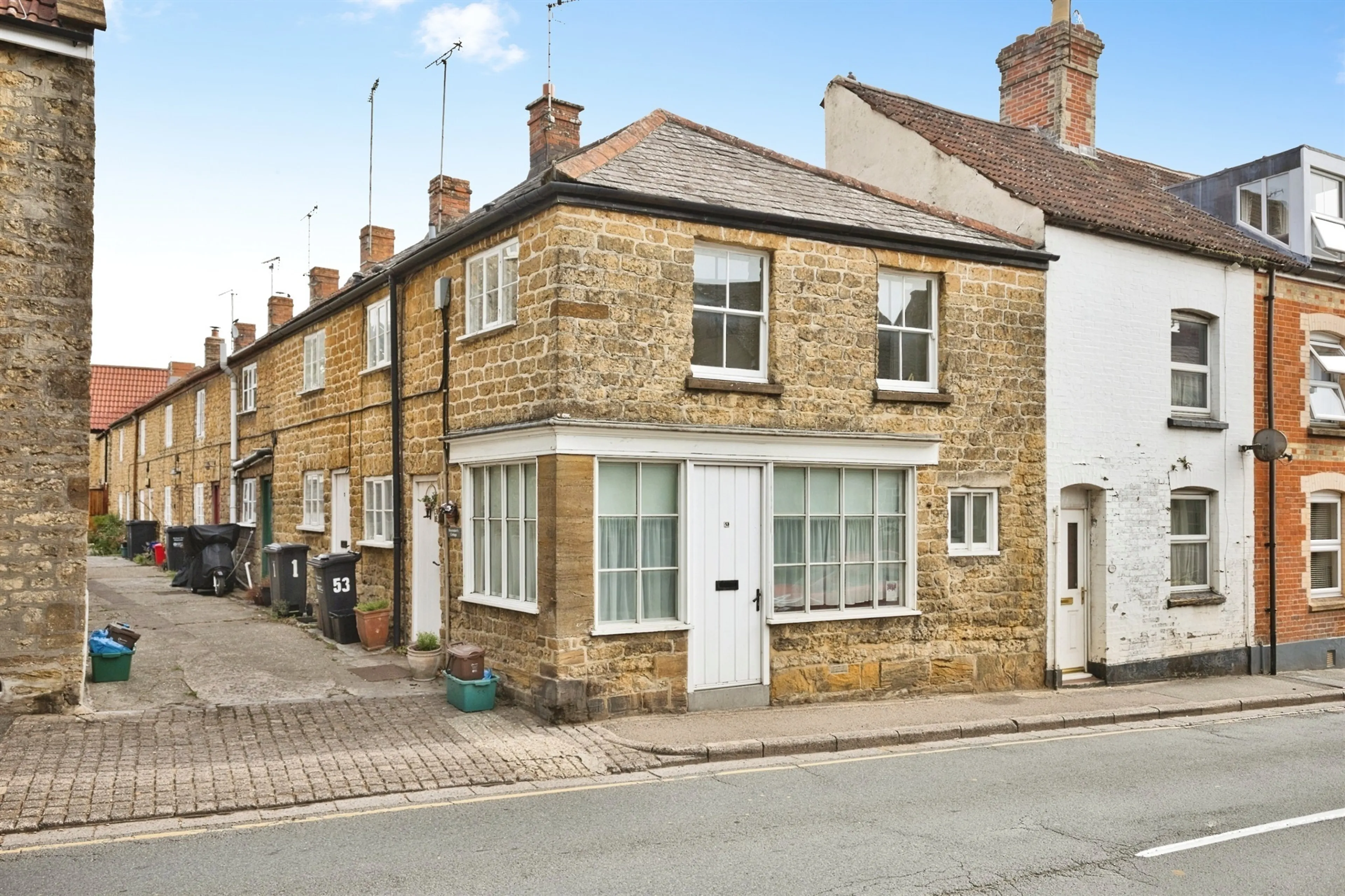 Property photo 0