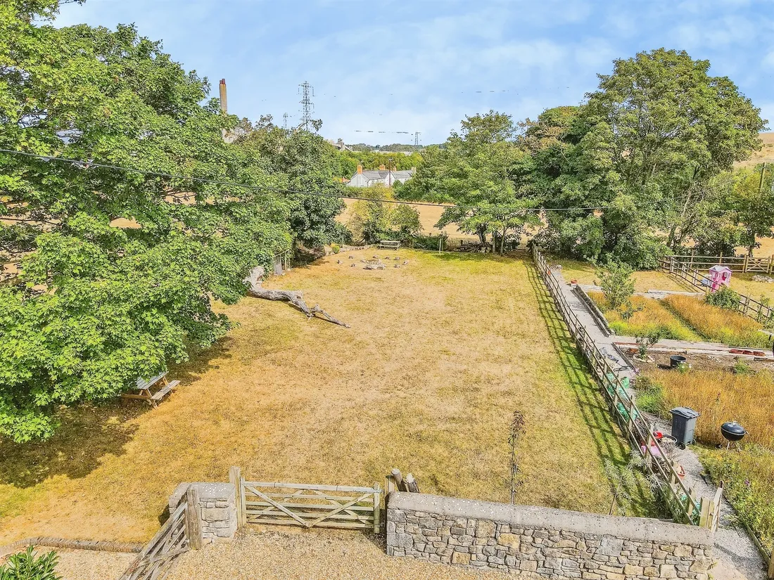 Property photo 11