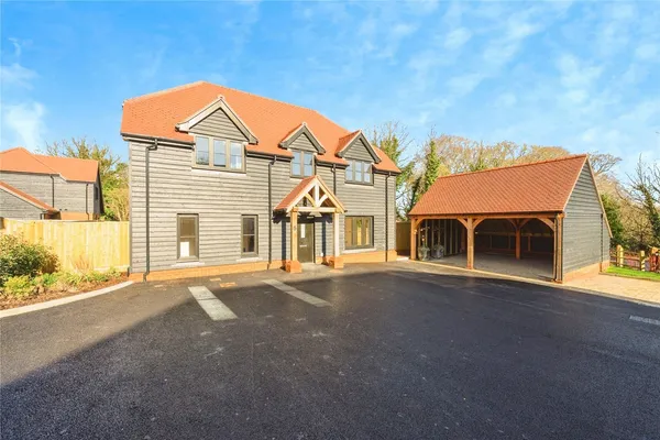 Huntersfield Farm, Fairlawn Road, Ban...