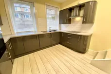 Penistone Road, Kirkburton, HUDDERSFIELD