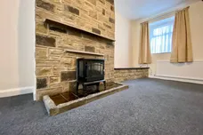 Penistone Road, Kirkburton, HUDDERSFIELD
