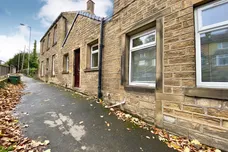 Penistone Road, Kirkburton, HUDDERSFIELD