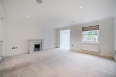 Grayswood Road, Haslemere, GU27 photo 3