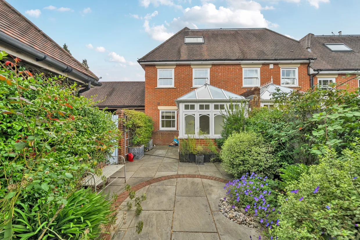 Grayswood Road, Haslemere, GU27 photo 8