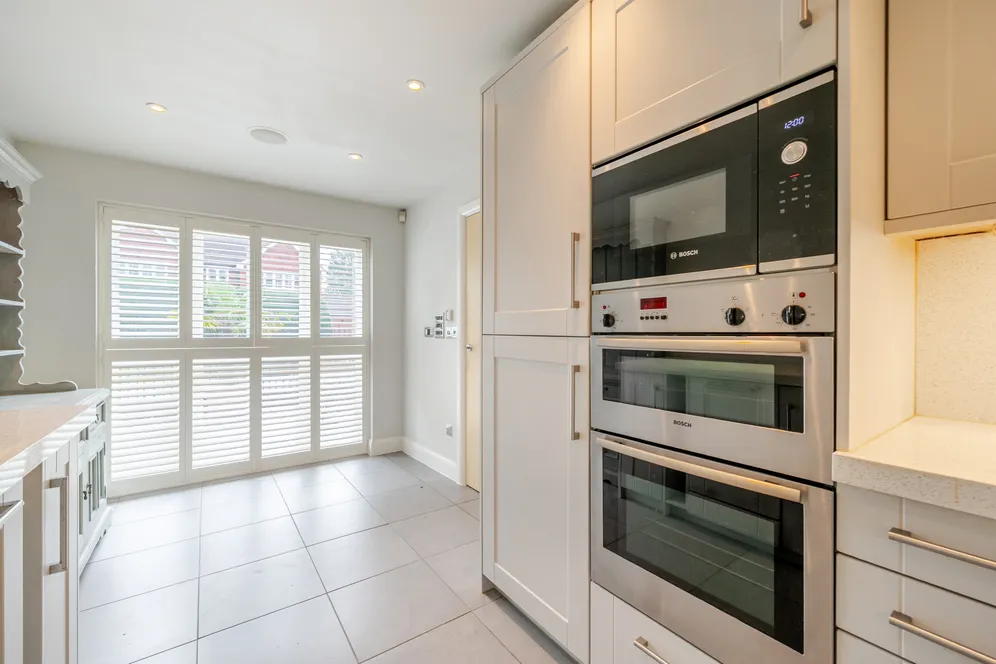 Grayswood Road, Haslemere, GU27 photo 9