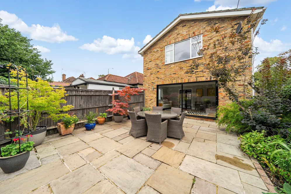 Lower Road, Gerrards Cross, SL9 photo 2