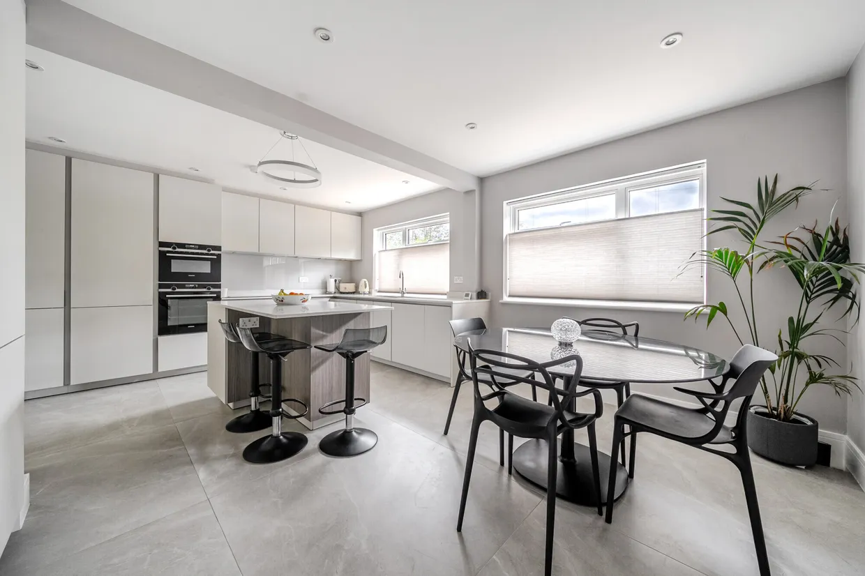 Lower Road, Gerrards Cross, SL9 photo 3