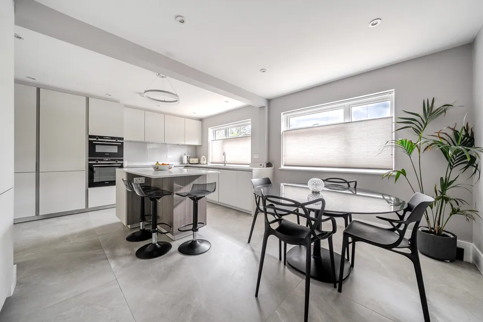 Lower Road, Gerrards Cross, SL9 photo 3