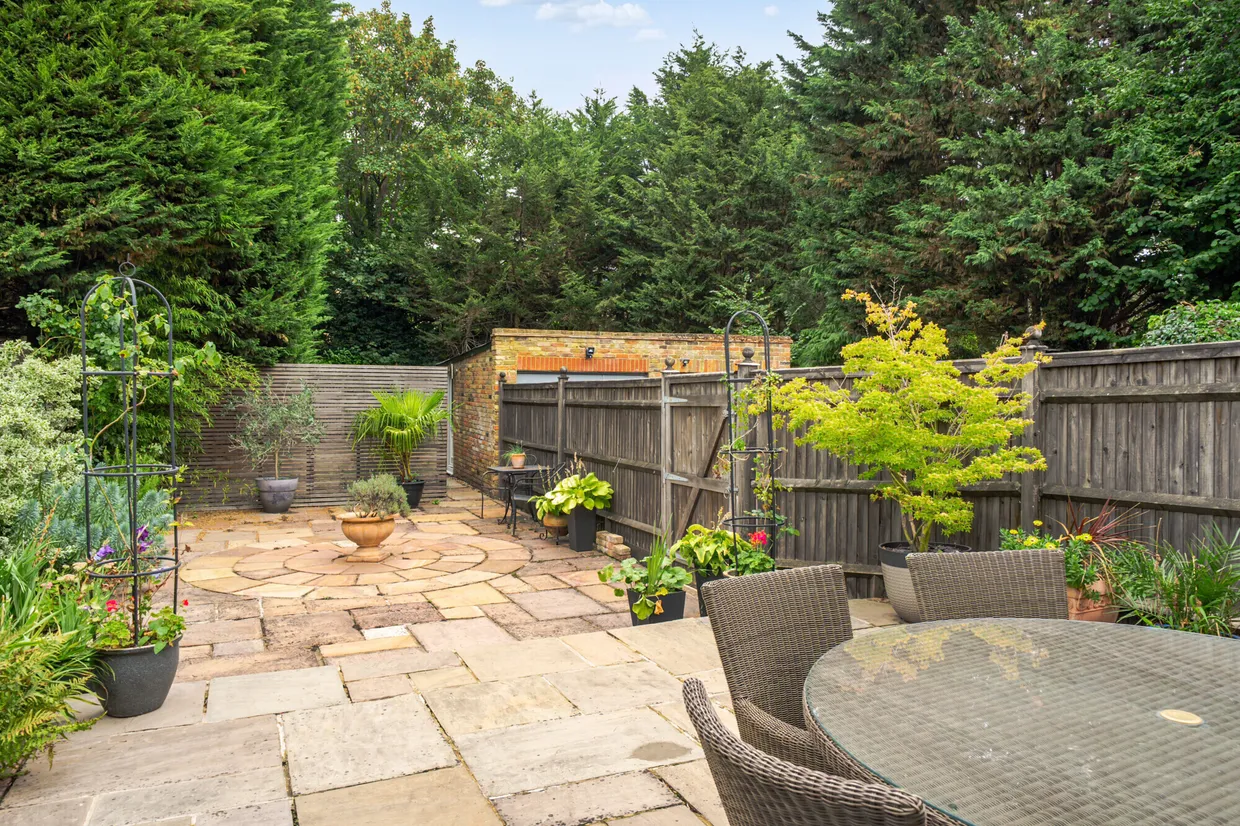 Lower Road, Gerrards Cross, SL9 photo 8