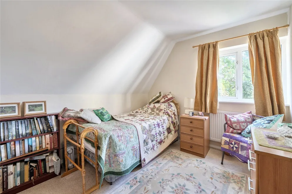 Property carousel item 11