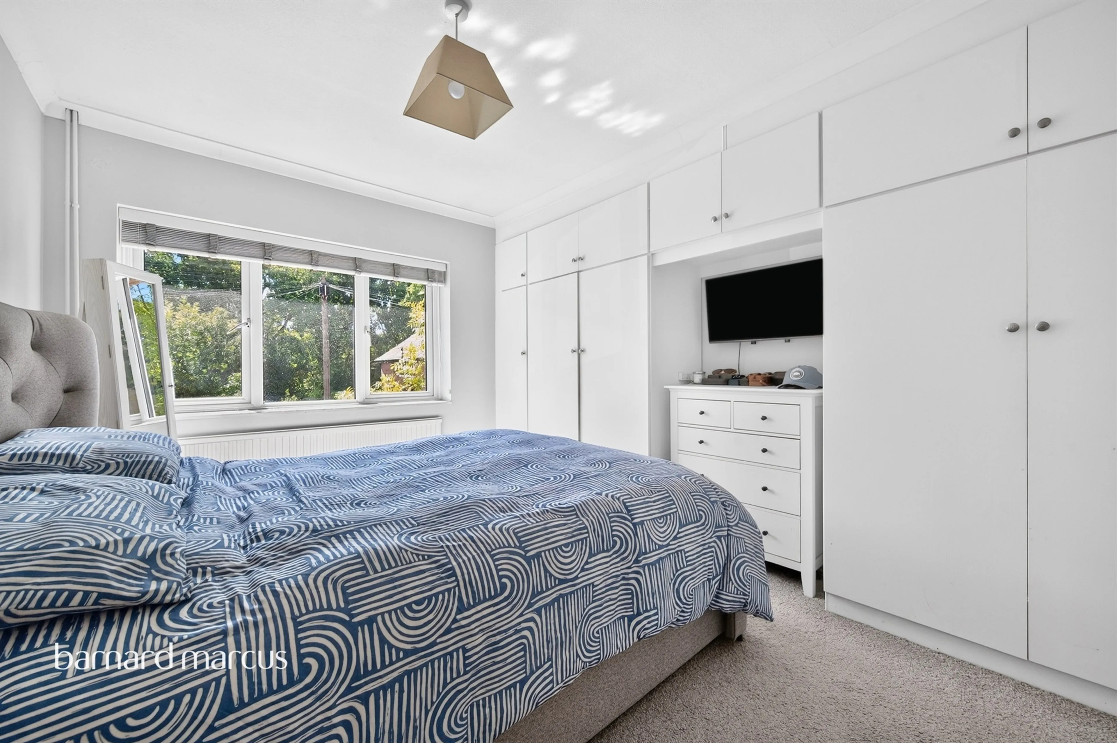 Property at Collier Close, Epsom