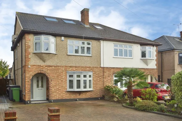 Havering Road, Romford, RM1