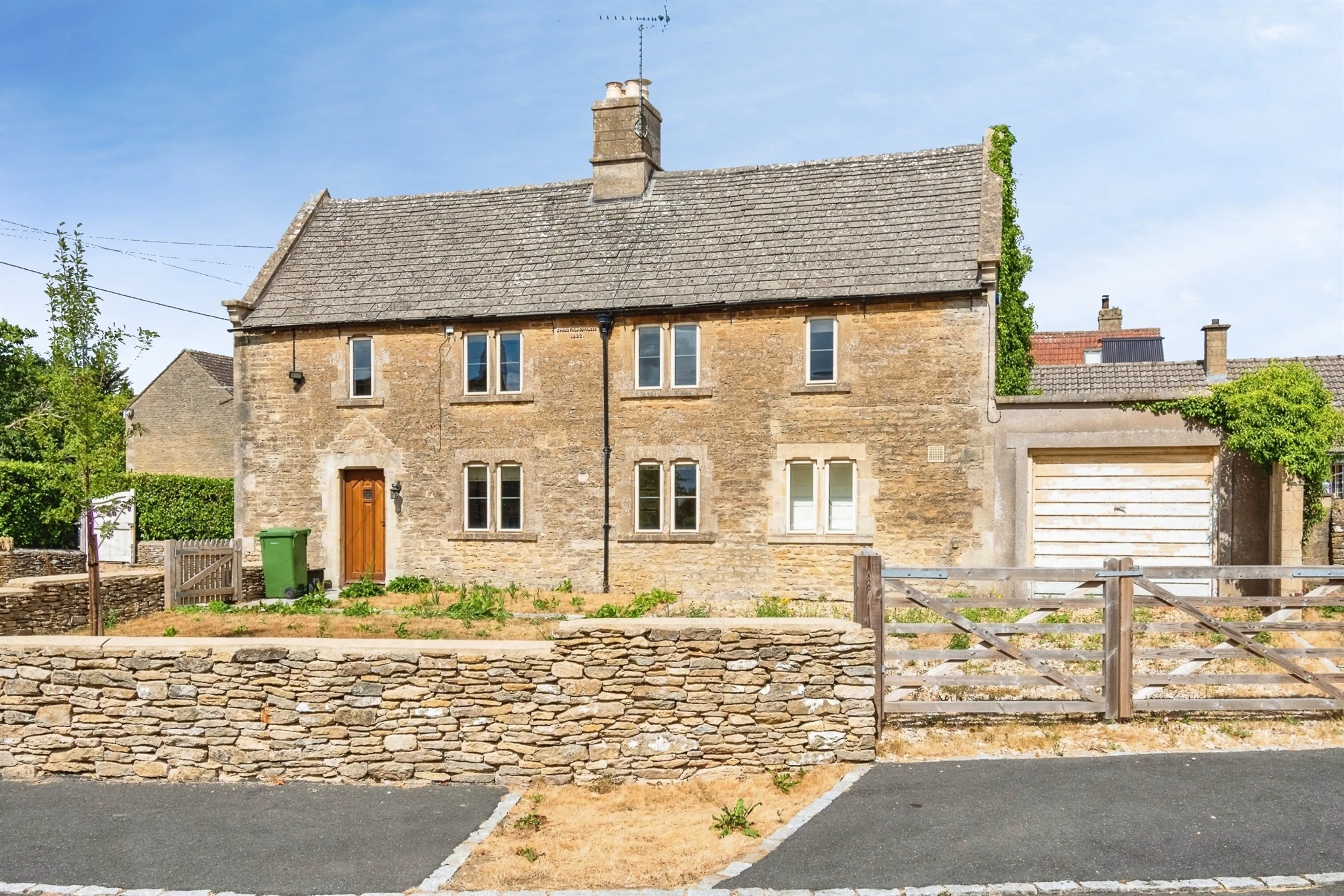 Property photo 0