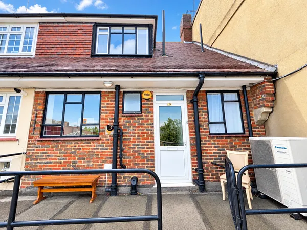 Cockfosters Road EN4