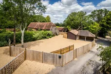 Billingshurst RH14 photo 1