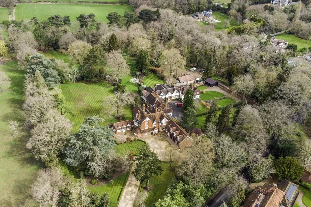 Hollybush Hill Stoke Poges SL2 photo 10