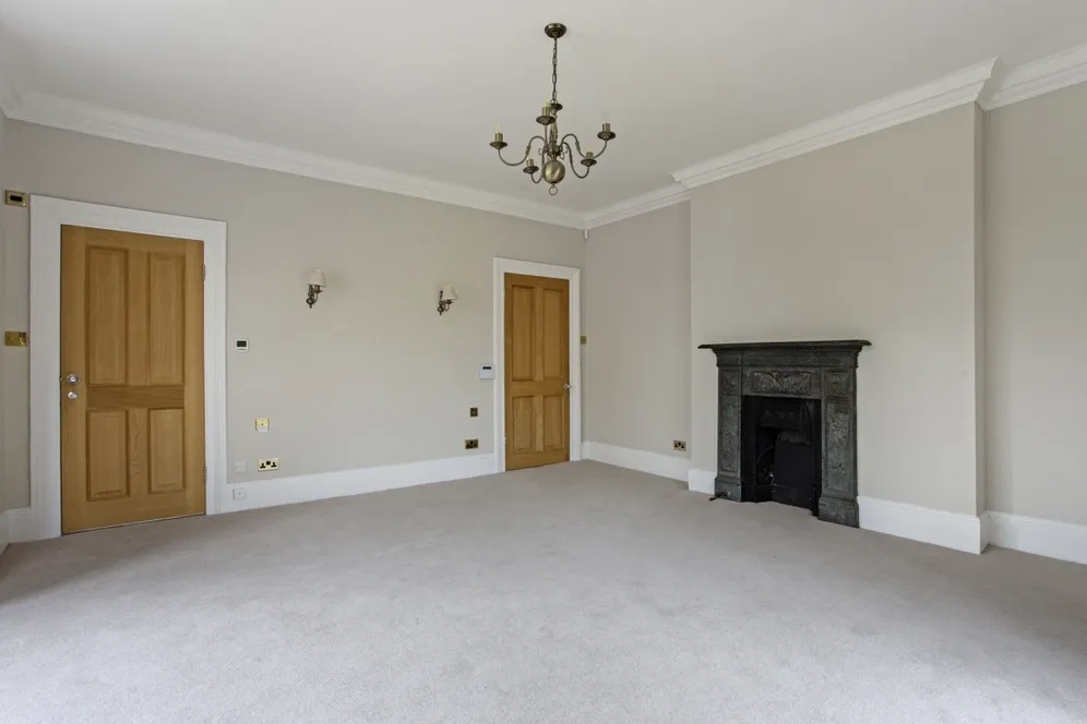 Hollybush Hill Stoke Poges SL2 photo 14