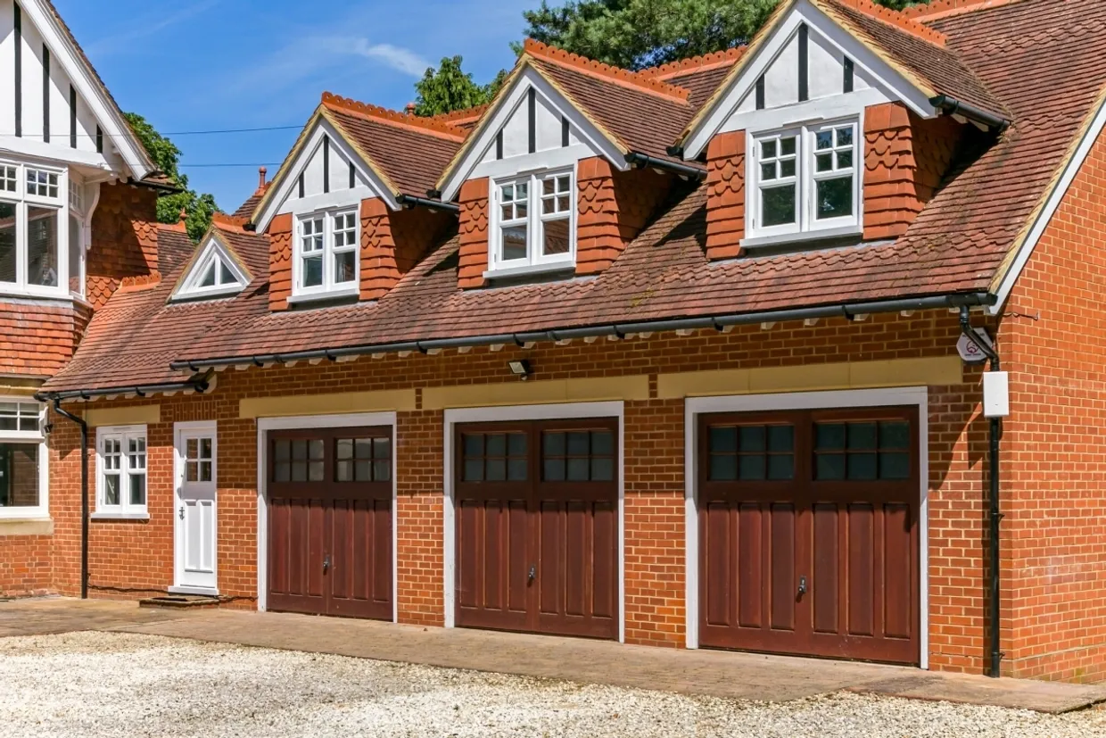 Hollybush Hill Stoke Poges SL2 photo 22