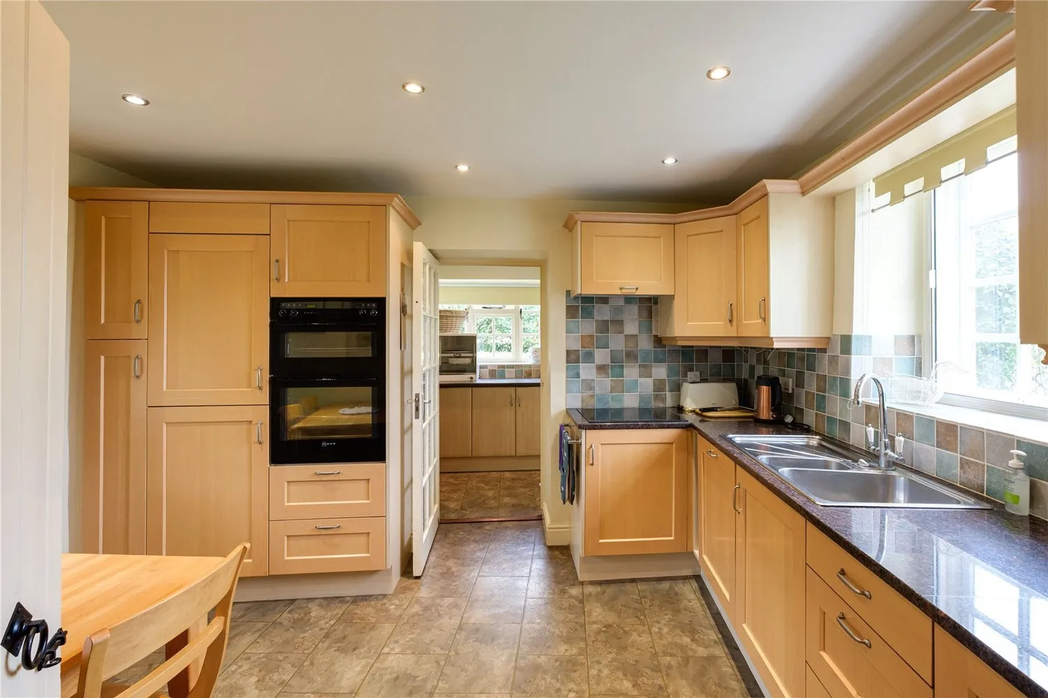 The Crescent, Compton Pauncefoot, BA22 photo 8
