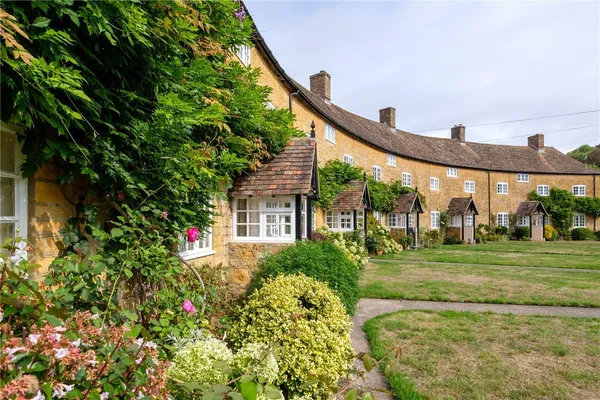 The Crescent, Compton Pauncefoot, BA22 photo 13