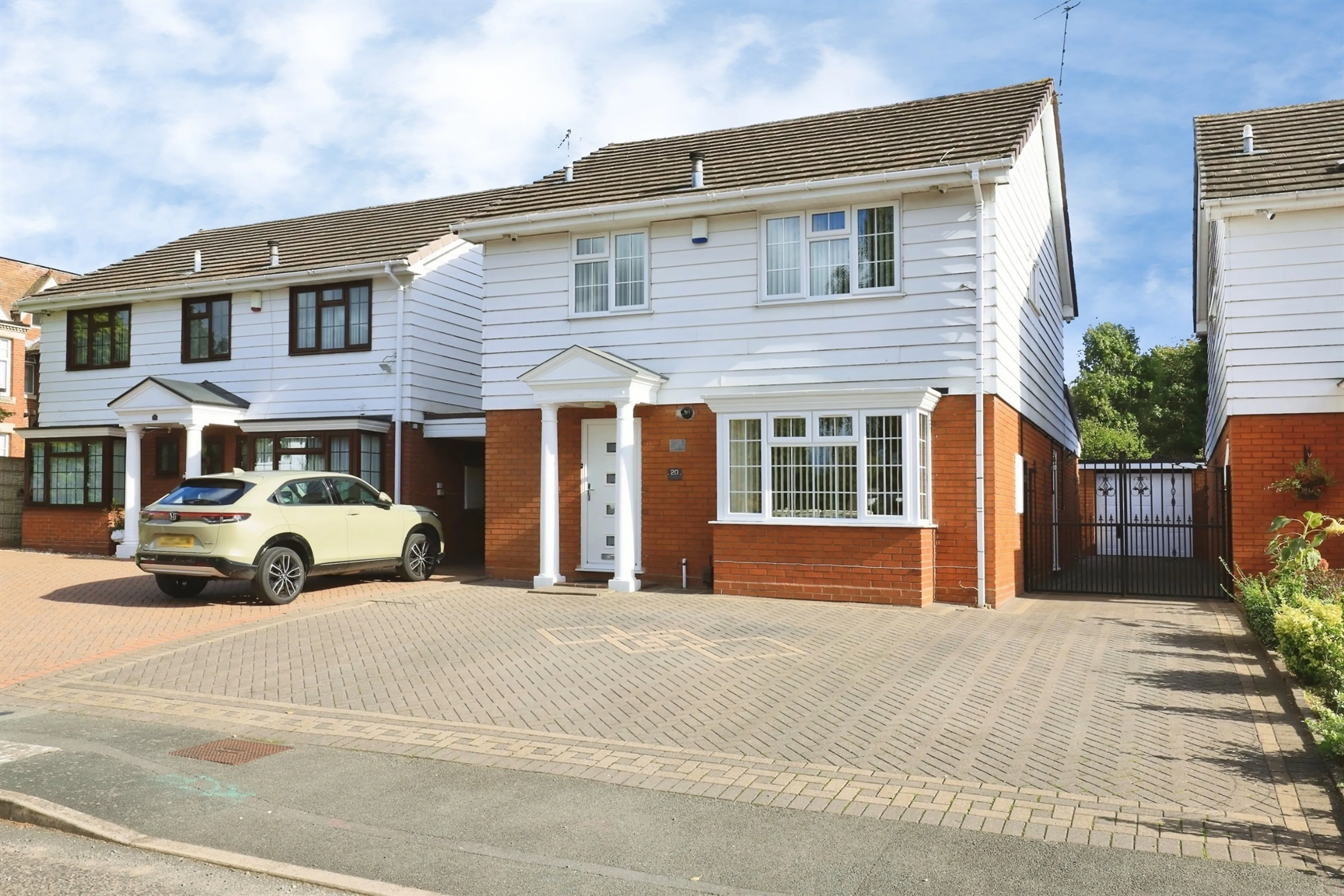 Property at Marlborough Gardens, Newbridge, Wolverhampton
