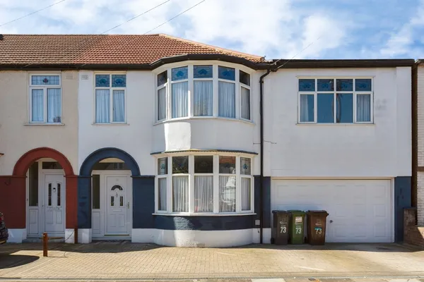 Hurstbourne Gardens, Barking, IG11