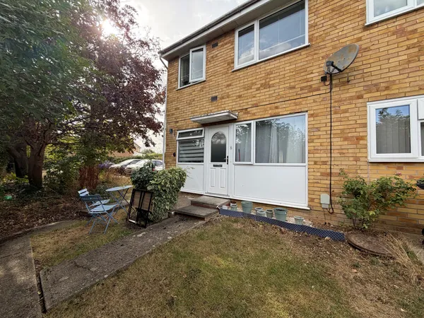 Brookside Close,Old Stratford