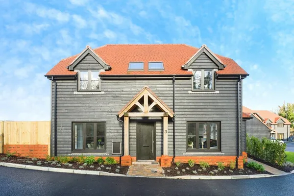 Huntersfield Farm, Fairlawn Road, Ban...
