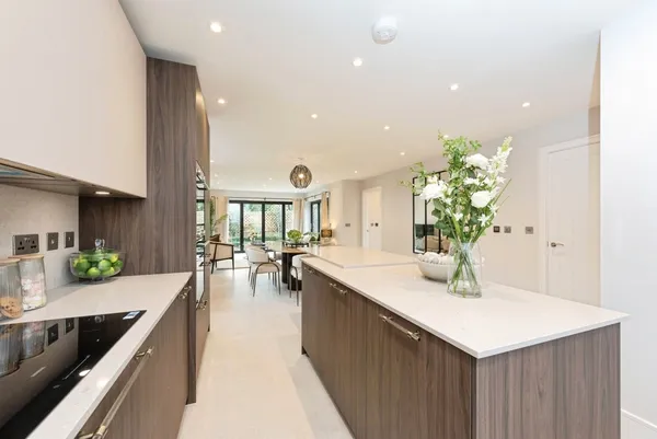 Huntersfield Farm, Fairlawn Road, Ban...