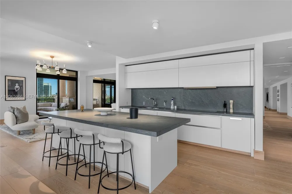 7061 Fisher Island Dr, Miami Beach, FL 33109