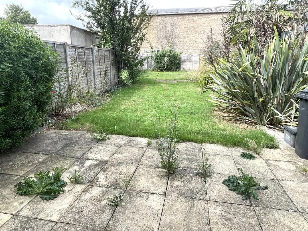 https://mr0.homeflow-assets.co.uk/files/photo/image/48312/0448/_x_/TqYdlkCMF02kGH4dh05sHg.jpg
