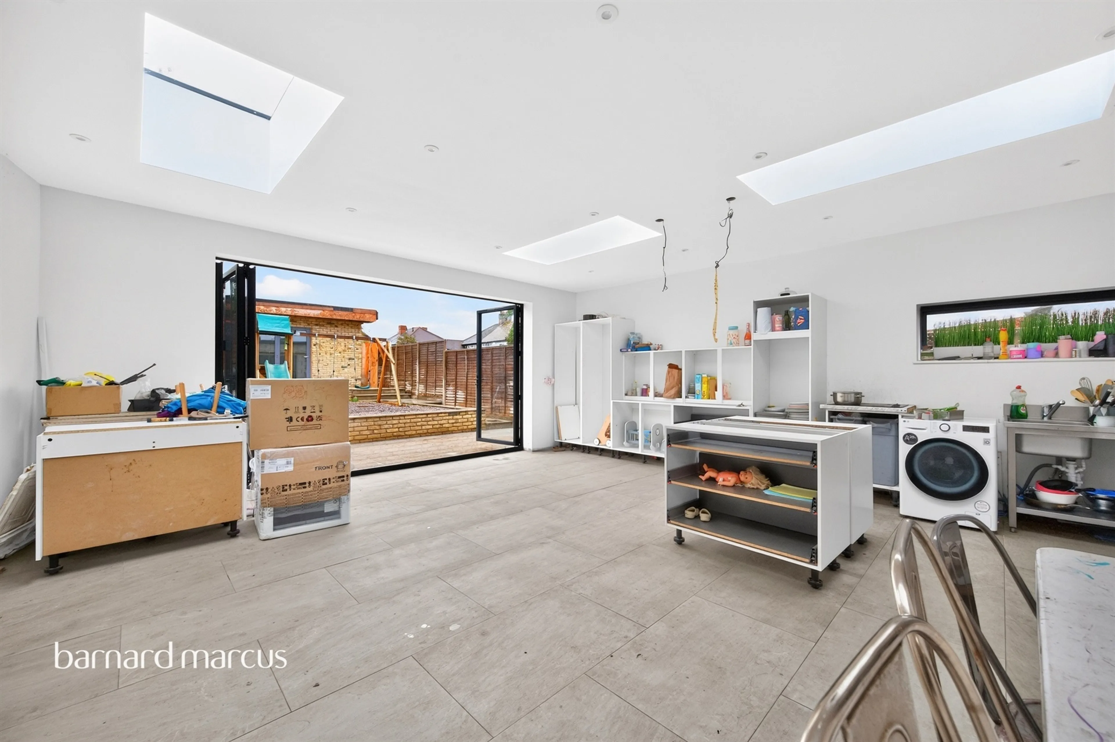 Property at Tolworth Rise South, Surbiton