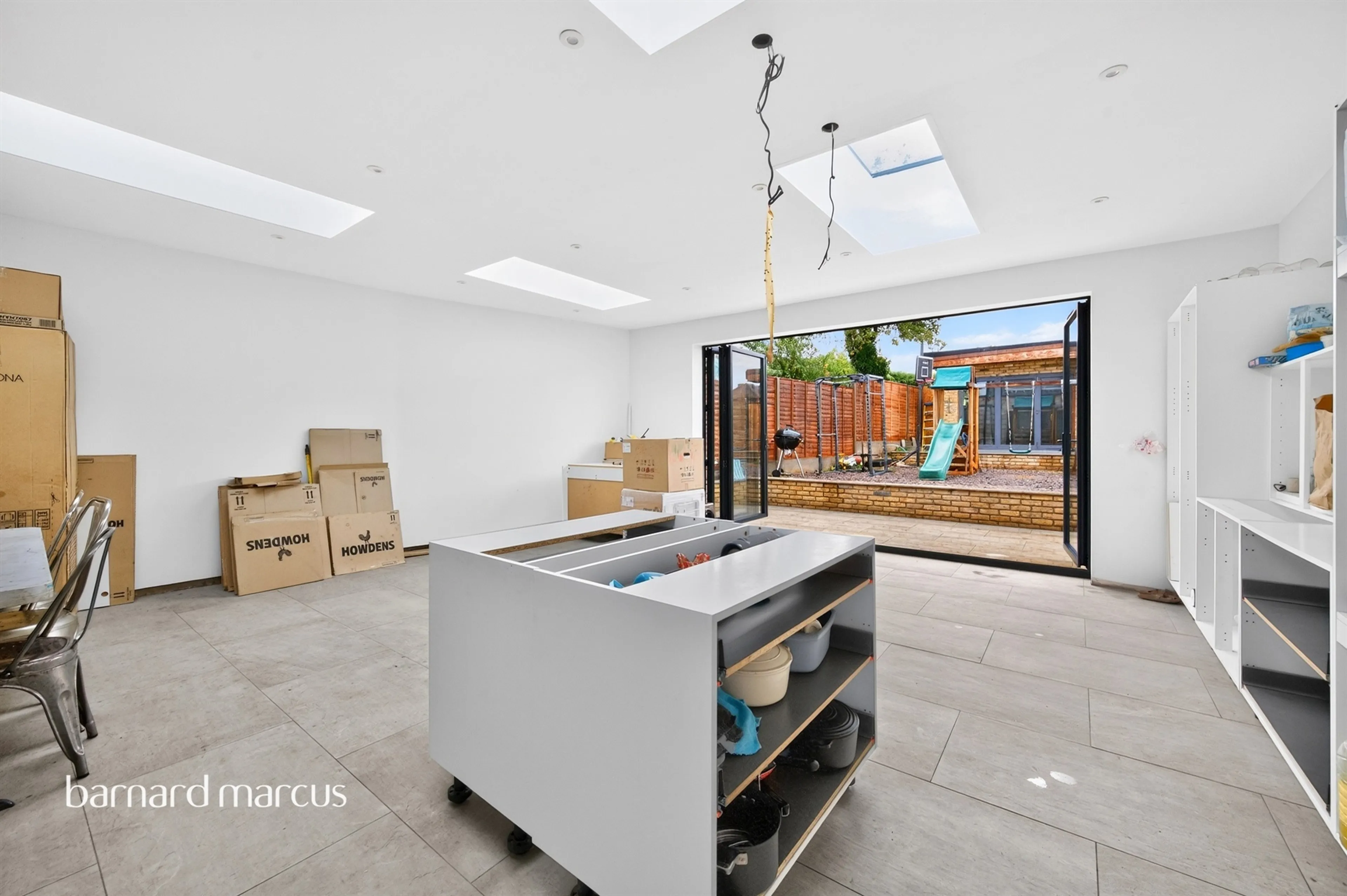 Property at Tolworth Rise South, Surbiton